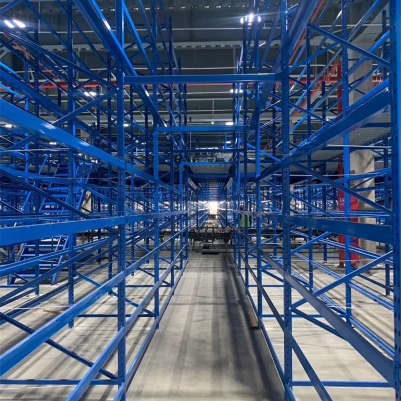 Schwerlast-Stapelbares Q235B-Stahlpalettenregalsystem mit Gabelstaplerführung, 3000 kg, industrietauglich