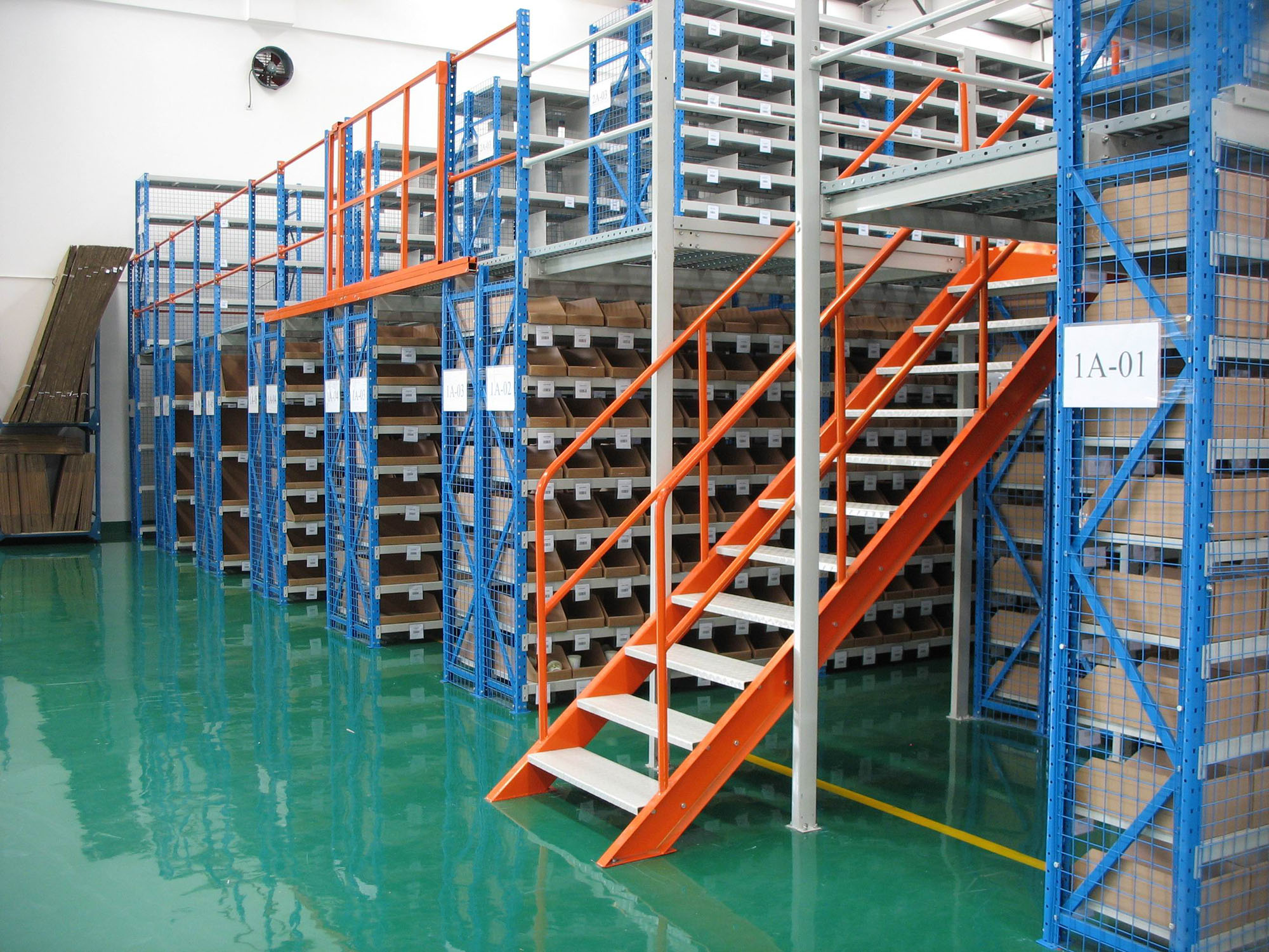 Mracking Mezzanin-Regal zu verkaufen, Regale im ersten Obergeschoss, Plattform im zweiten Obergeschoss zu verkaufen, individuelle Größe, kostenlose Designzeichnungen