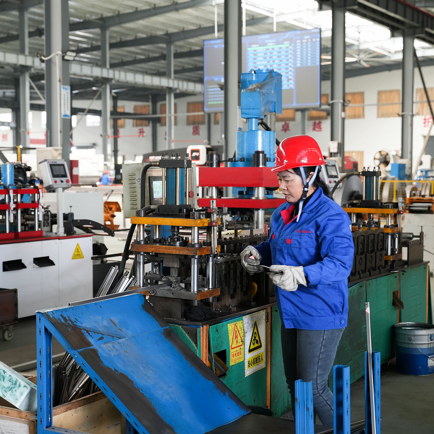 Light Duty Steel Storage Rack Adjustable Metal Shelving Warehouse Racking Corrosion Resistant Industrial Shelves