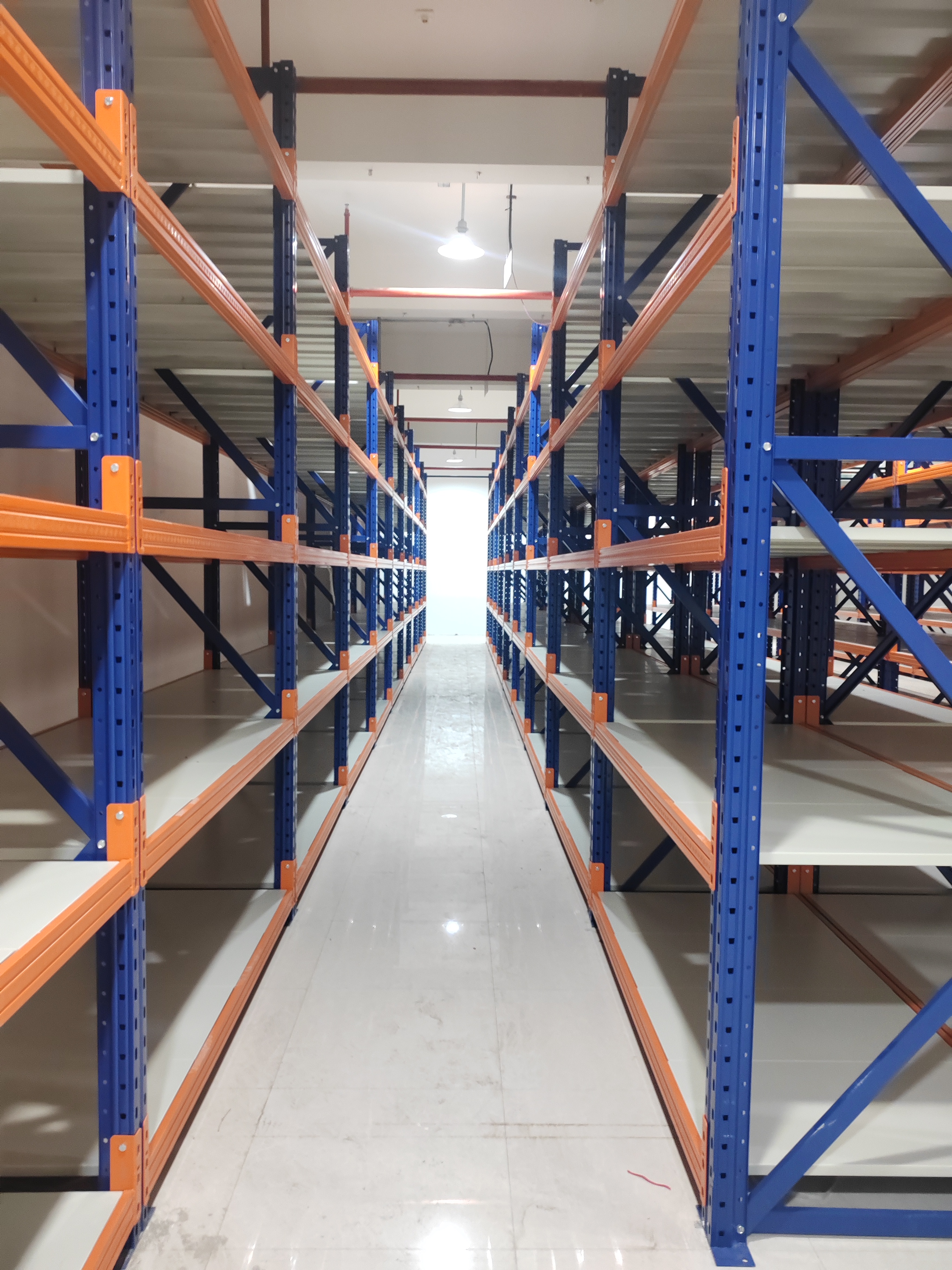 Light Duty Steel Storage Rack Adjustable Metal Shelving Warehouse Racking Corrosion Resistant Industrial Shelves