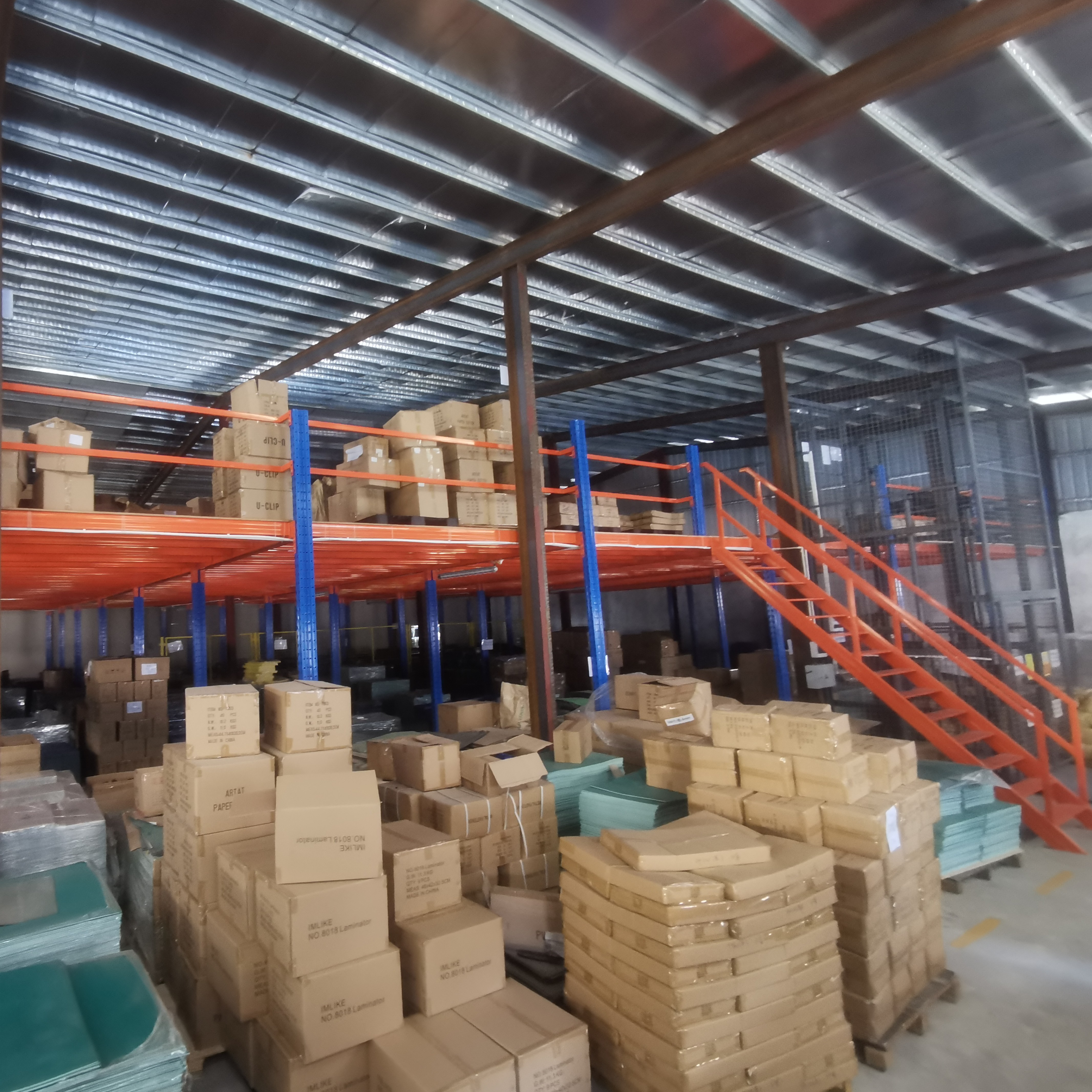 Regalsysteme und Lagerregale, Zwischengeschosse aus Stahl, Lagerbodenplattform, Leiter, Lagerregal, schwarzes Dachboden-/Loft-Zwischengeschoss