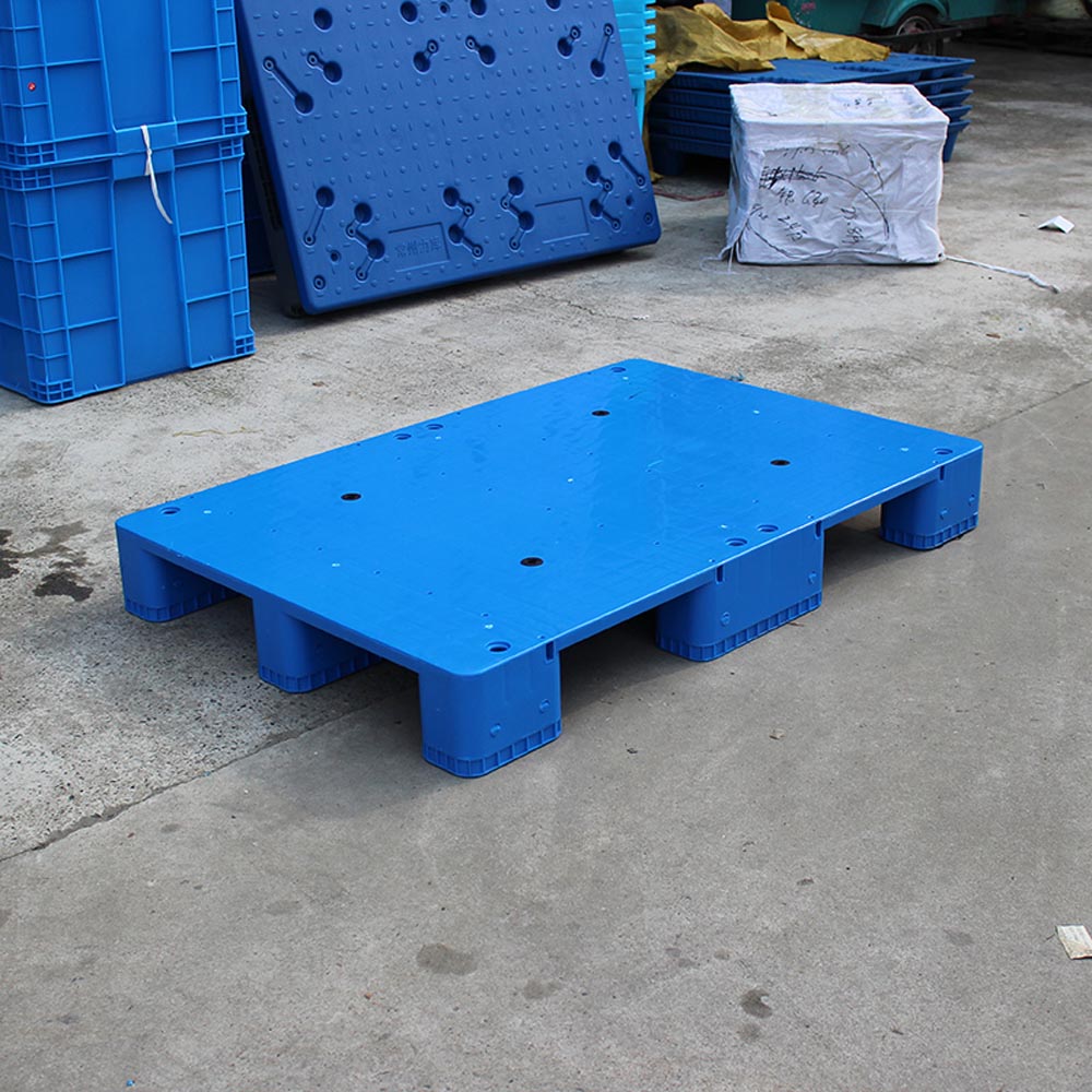 NEXARA Fabrikneues Material 1208 10,5 kg Flache Logistik-Schwerlastpalette mit drei Kufen